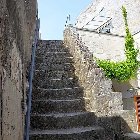 Lacurte 3*