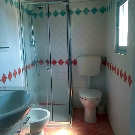 Oda ve Kahvaltı Lacurte 3*