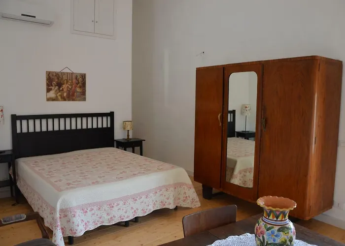 Lacurte לינה וארוחת בוקר מרטאנו